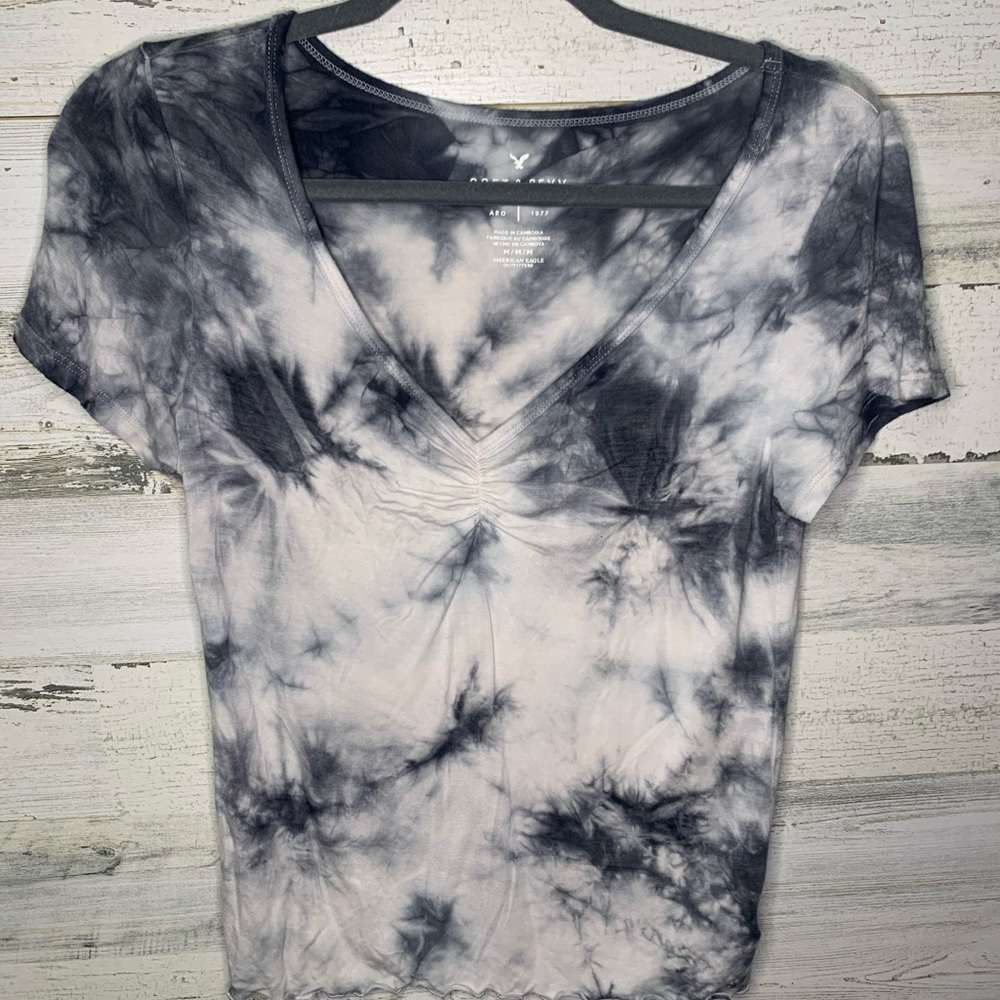 American Eagle Outfitters V-neck tee